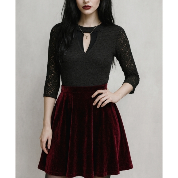 ✨️4/$20. BEBE Black Lace Long Sleeve with Cutout, M - Picture 9 of 9